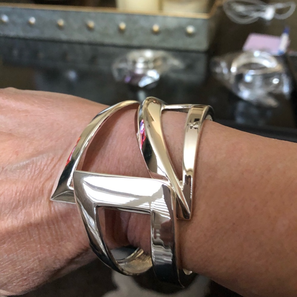 Bracelets - Picture 5 of 8